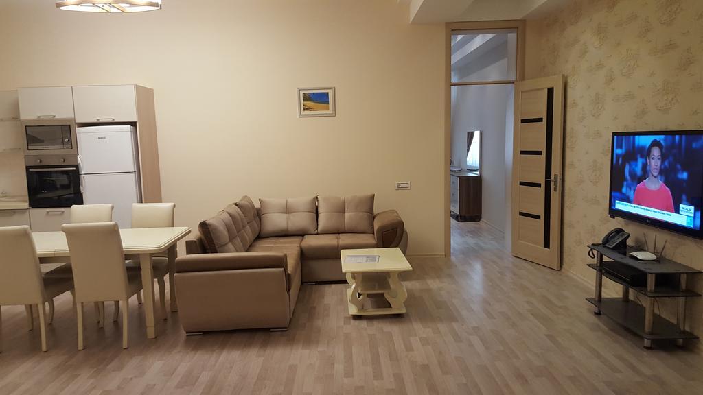 Charming 2 Bedroom Apartment Near The City'S Biggest Mall Baku Exterior photo